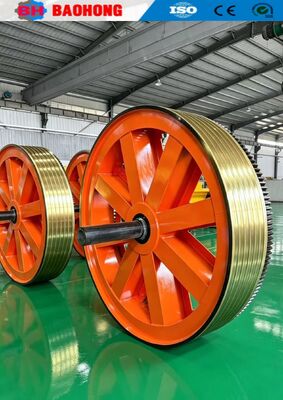 ワイヤおよびケーブル撚線機用デュアルホイールキャプスタンケーブル牽引機